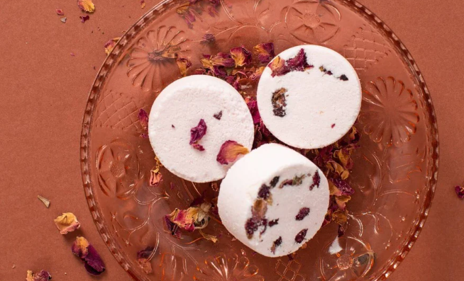 هل تنتهي صلاحية باخرة الاستحمام